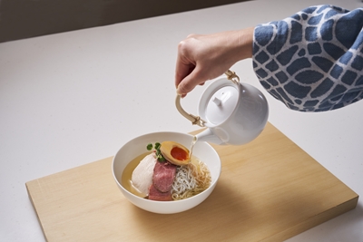 出汁や具材を選べる「だしボウル」