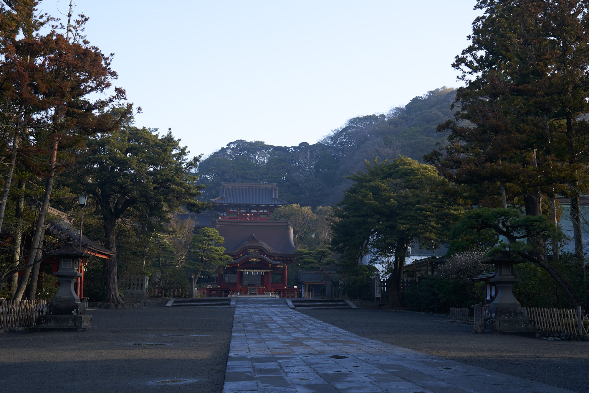 手水舎で身を清め、いよいよ本宮へ